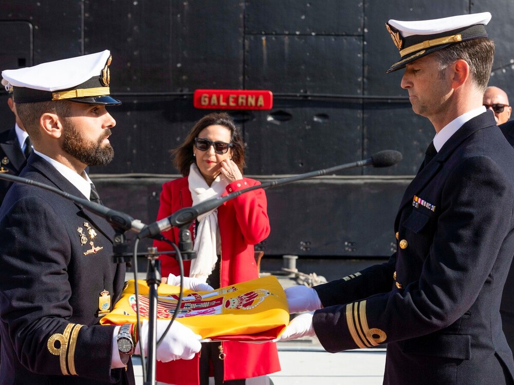 Acto de entrega de la bandera del submarino 'Isaac Peral' en Cartagena