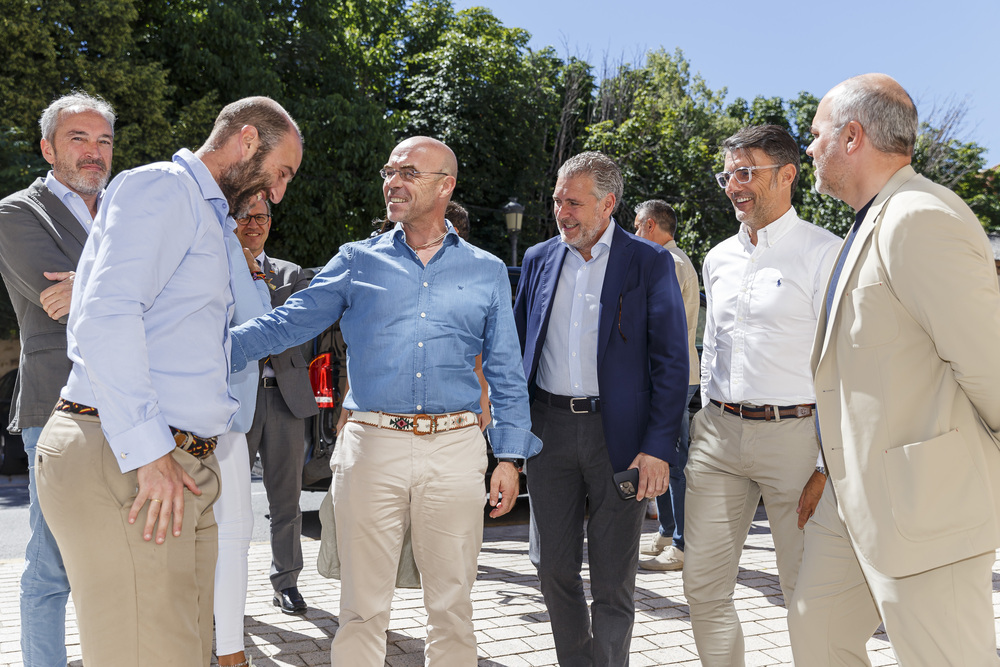 Buxadé visita La Granja para apoyar a los candidatos de Vox