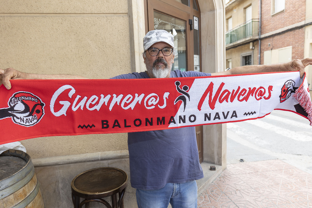 Alfonso de Diego, otro aficionado que mostraba su apoyo al equipo esta semana por las calles de Nava.