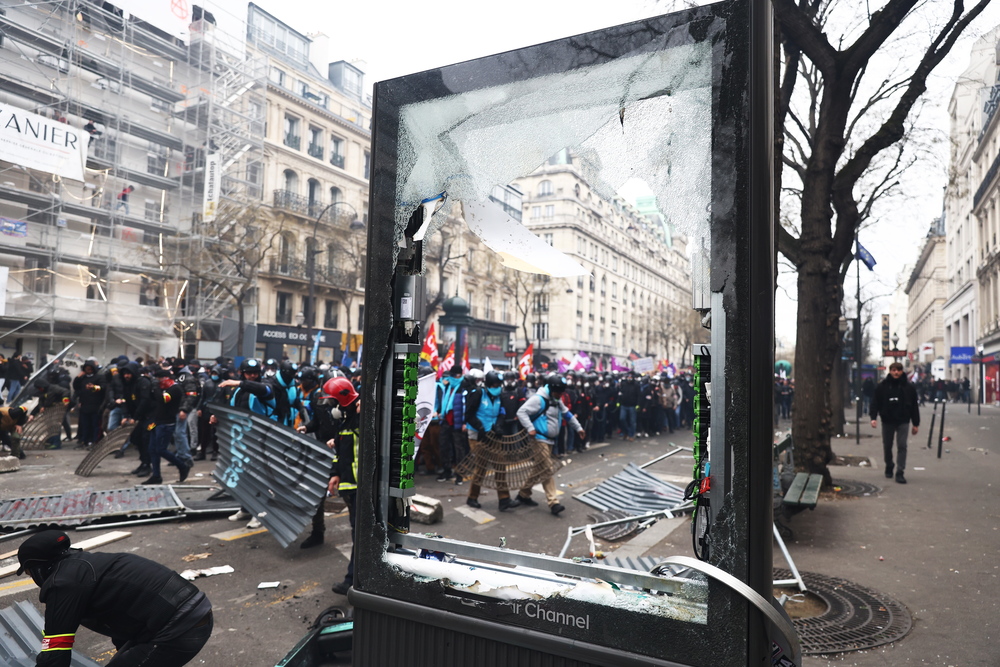 Nationwide strike in France against planned pension reform  / MOHAMMED BADRA