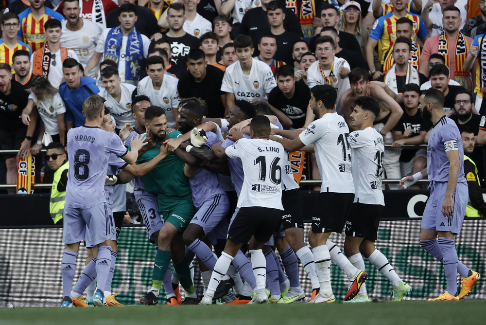 Competición cierra una grada de Mestalla durante cinco partidos