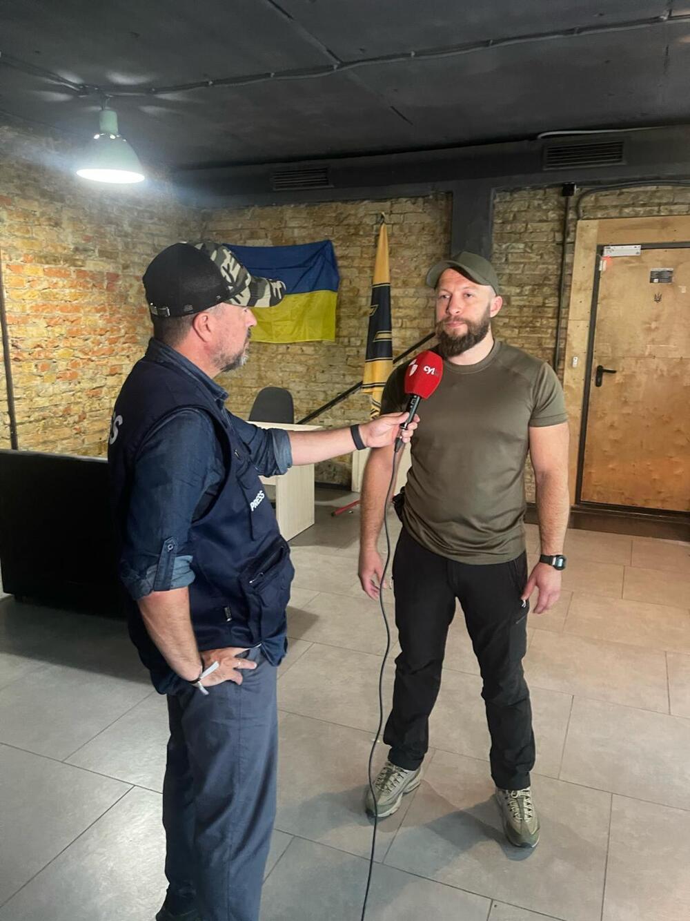Haciendo una entrevista en Ucrania.