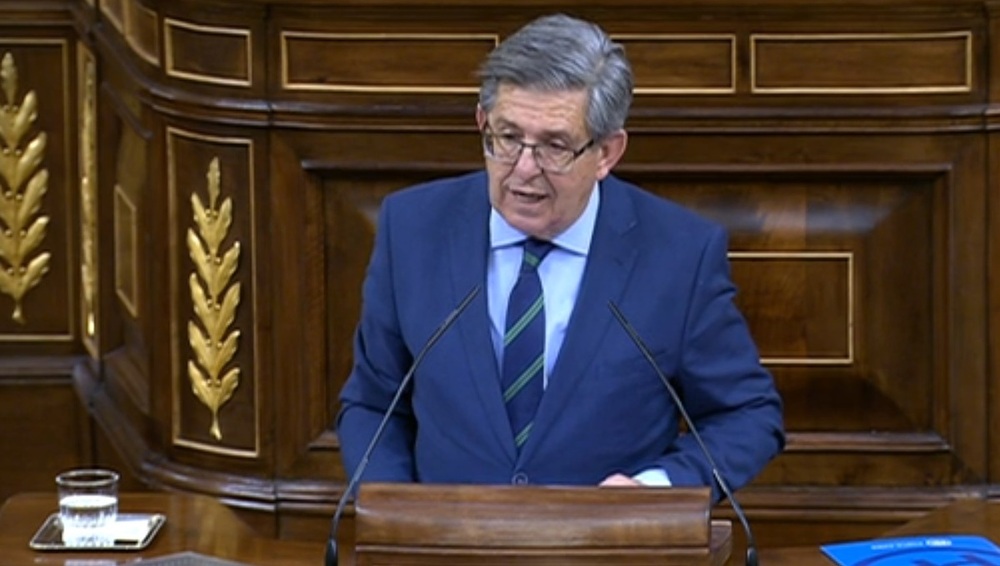 Jesús Postigo (PP), durante una de sus intervenciones en el pleno de la Cámara baja. 