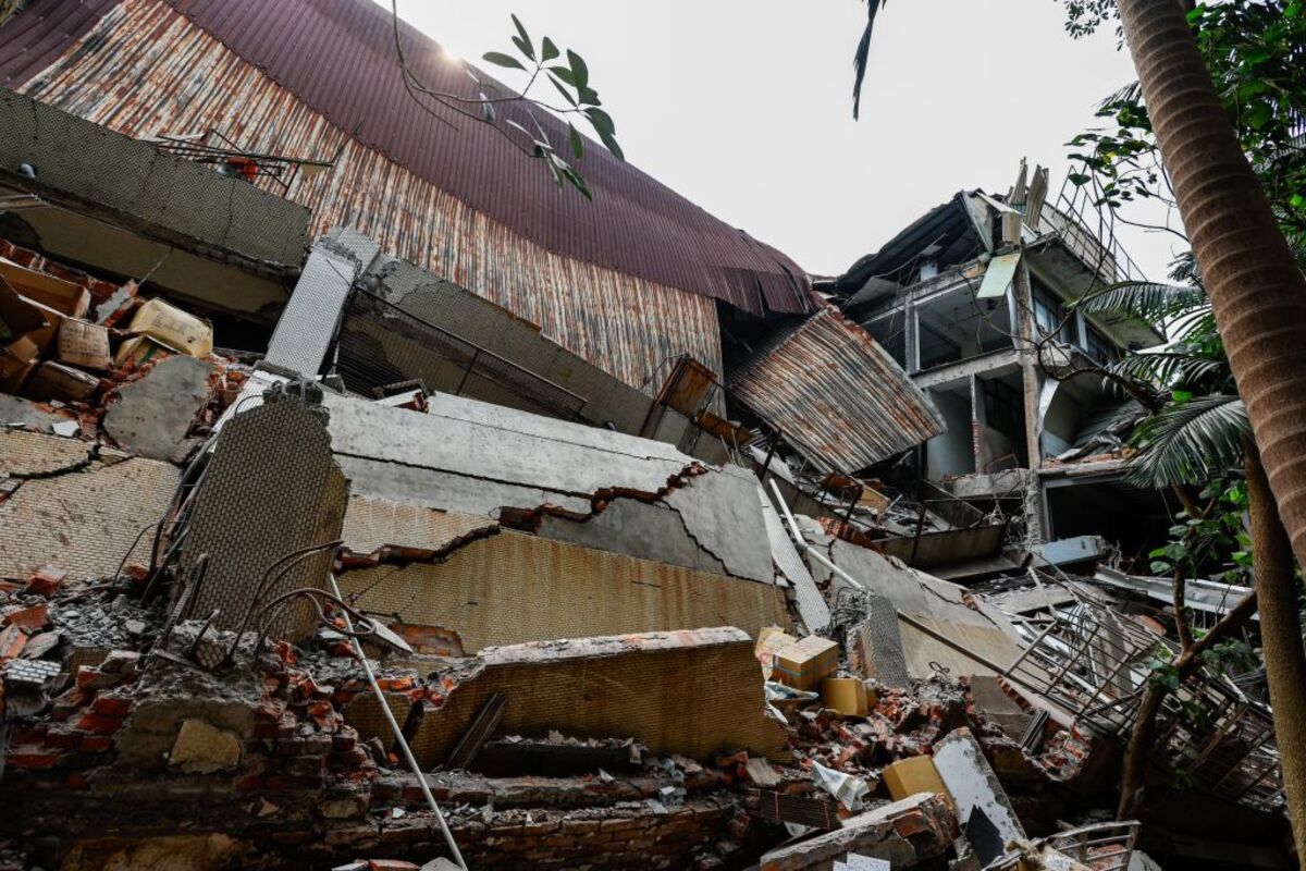Aftermath of a magnitude 7.5 earthquake near Hualien  / DANIEL CENG
