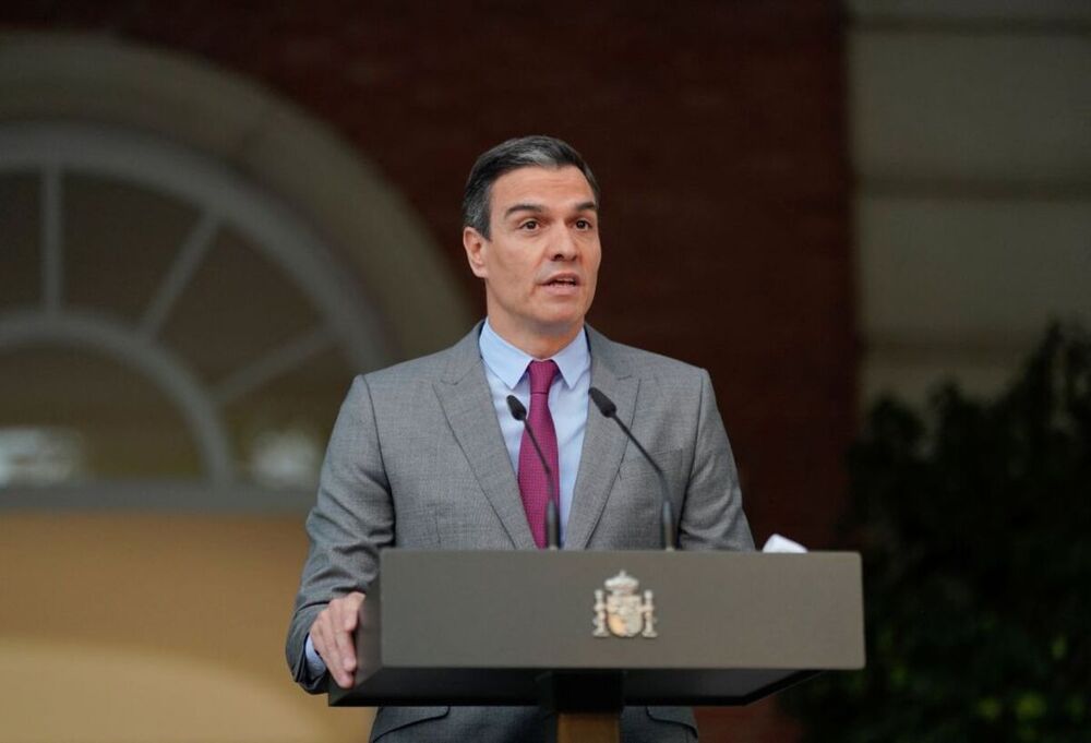 Pedro Sánchez annonce qu’il ne démissionnera pas et qu’il restera en fonction
