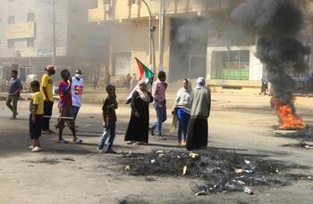 La oposición sudanesa sale a las calles contra el golpe de Estado
