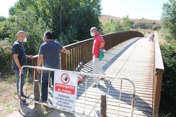 El Ayuntamiento arregla las pasarelas sobre el Eresma