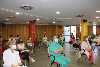 Segovia incorpora a 28 residentes de Medicina y Enfermería