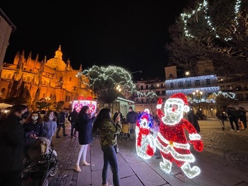 Segovia prevé poner las mismas luces navideñas que en 2021