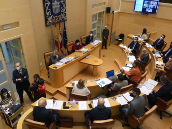 PSOE e IU acusan al PP de arriesgar inversiones en Segovia