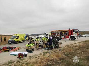 Un muerto y dos heridos en un choque frontal en Burgos