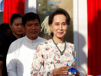 Condenan a Suu Kyi a siete años de cárcel por corrupción