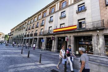 Bando del alcalde para engalanar Segovia por la jura de Leonor