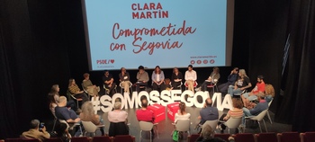 Clara Martín se reúne con representantes de la cultura local