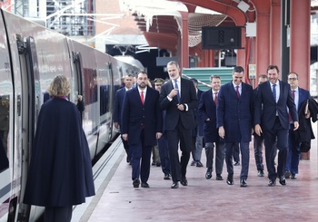 El rey encabeza la inauguración del AVE Madrid-Asturias