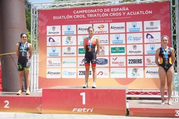 Marina Muñoz gana el campeonato de España de triatlón cross