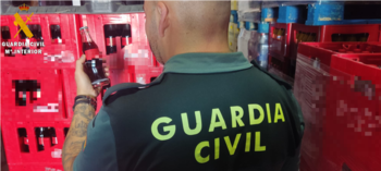 La Guardia Civil interviene más de 11.000 botellas de refresco