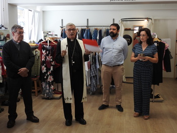 Moda Re- abre en Segovia su primera tienda de ropa solidaria