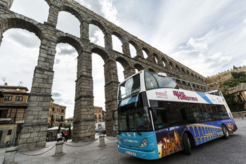 Un autobús turístico en Segovia casi siete años después