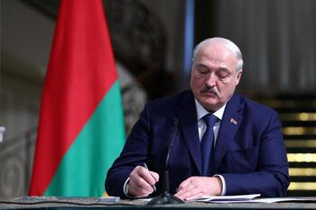 Lukashenko abre la puerta a armas nucleares estratégicas