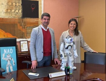 El Ayuntamiento de Valverde compra un robot NAO