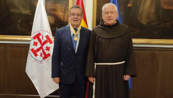 Ángel Galindo, medalla de la Orden de Isabel la Católica