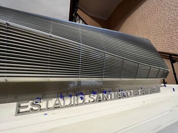 Una maqueta a escala del nuevo Bernabéu, en una exposición