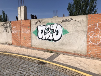 Pillados siete jóvenes mientras hacían grafitis en San Lorenzo