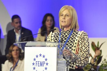 Mañueco expresa su apoyo a la nueva presidenta de la FEMP