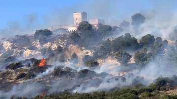 Los incendios siguen activos en Sicilia