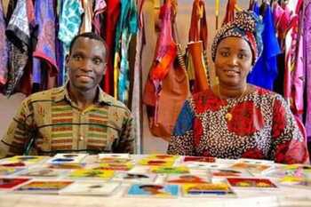 Una exposición llena de color africano el Centro social Corpus