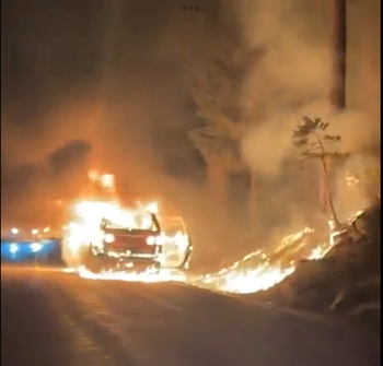Un coche se incendia en el Puerto de Navacerrada