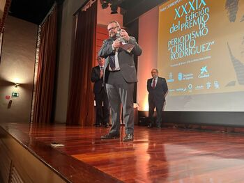 Luis de Vega gana el Premio Cirilo Rodríguez