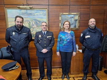 Un agente francés patrulla en Segovia con la Policía Nacional