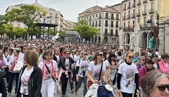 Unas 2.000 personas participan en la Marcha de Mujeres